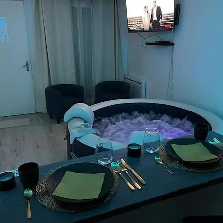 Jacuzzi Toulouse, Place Parking Lejlighed